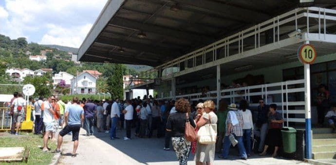 Bivši radnici Brodogradilišta blokirali saobraćaj Bivši radnici Brodogradilišta blokirali saobraćaj