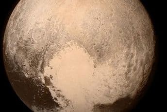 Pluton je crven kao Mars i veći nego što se mislilo