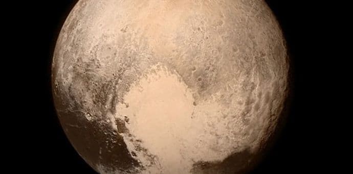 Pluton je crven kao Mars i veći nego što se mislilo Pluton je crven kao Mars i veći nego što se mislilo