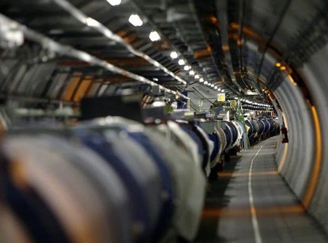 LHC otkrio novu subatomsku česticu - PENTAKVARK LHC otkrio novu subatomsku česticu - PENTAKVARK