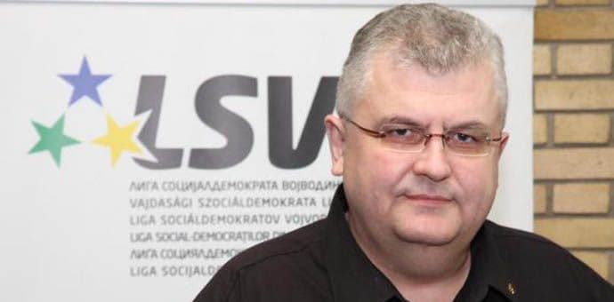 Vujanović odlikovao Nenada Čanka Vujanović odlikovao Nenada Čanka