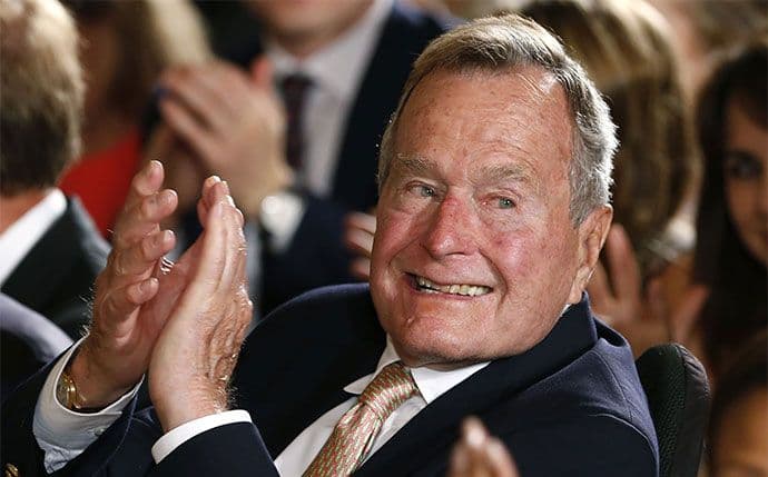 Buš stariji slomio vratnu kost Buš stariji slomio vratnu kost