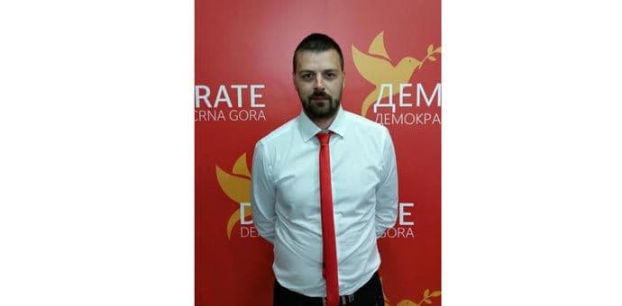 LJUJIĆ: Istrošeni političari javno vape za privilegijama LJUJIĆ: Istrošeni političari javno vape za privilegijama