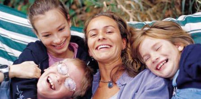 Zaposlene majke sa troje i više djece primaće doživotnu mjesečnu naknadu Zaposlene majke sa troje i više djece primaće doživotnu mjesečnu naknadu