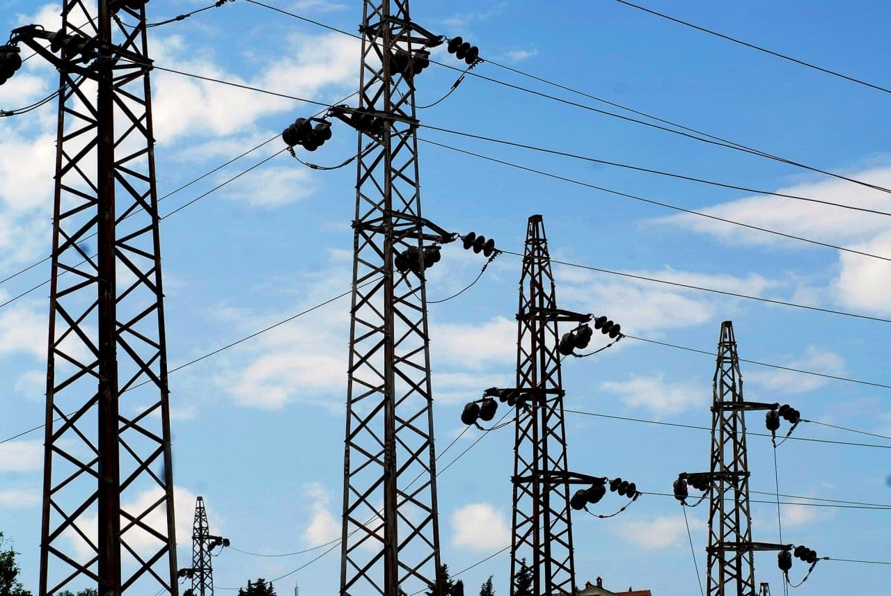 Snabdjevači struje zaobilaze Crnu Goru: Niska cijena aktivne energije tjera trgovce Snabdjevači struje zaobilaze Crnu Goru: Niska cijena aktivne energije tjera trgovce