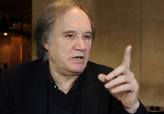 Dragan Kapičić dobio crnogorski pasoš Dragan Kapičić dobio crnogorski pasoš