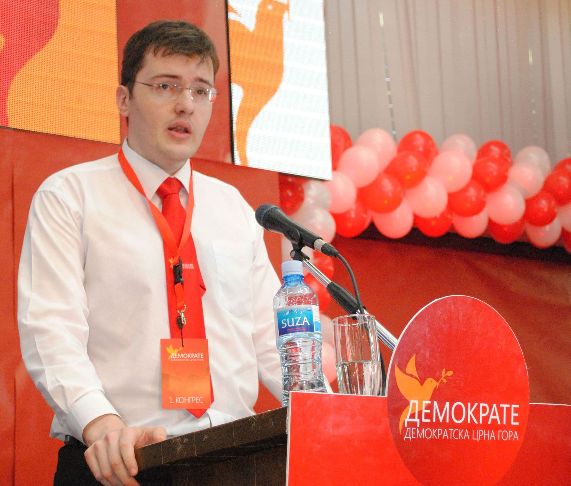 DEMOKRATE:  Obezbijediti privredni rast i dostojanstven rad DEMOKRATE:  Obezbijediti privredni rast i dostojanstven rad