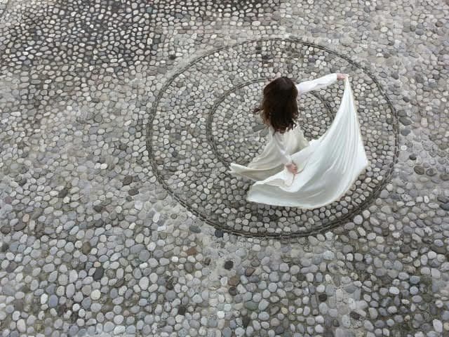 Praunuka Šantićeve Emine: Alma Ferović-Fazlić otpjevala "Eminu" Praunuka Šantićeve Emine: Alma Ferović-Fazlić otpjevala "Eminu"