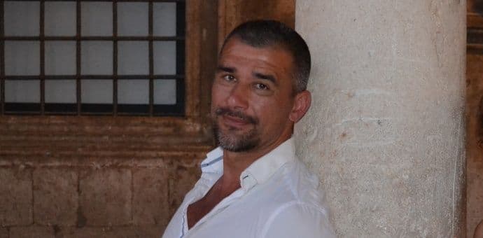 Aljoša LEČIĆ, pijanista: Stranci bolje prepoznaju značaj nezavisne muzičke scene Aljoša LEČIĆ, pijanista: Stranci bolje prepoznaju značaj nezavisne muzičke scene