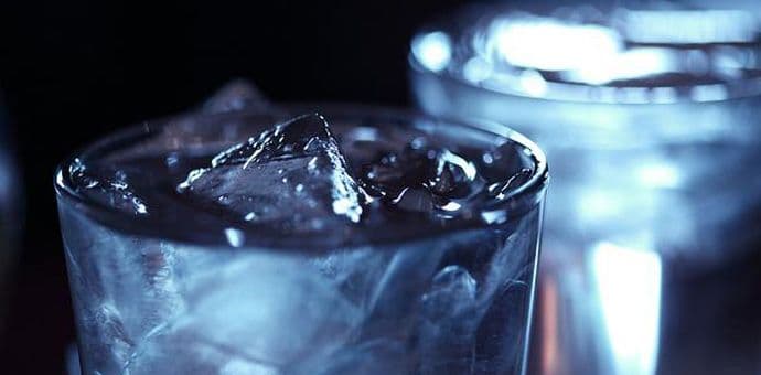 Zašto ne treba da pijete ledeno hladnu vodu Zašto ne treba da pijete ledeno hladnu vodu