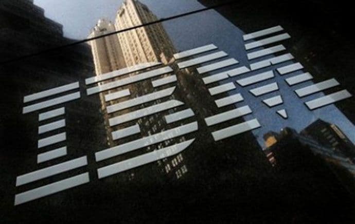 IBM: Prihodi pali trinaesti kvartal zaredom IBM: Prihodi pali trinaesti kvartal zaredom