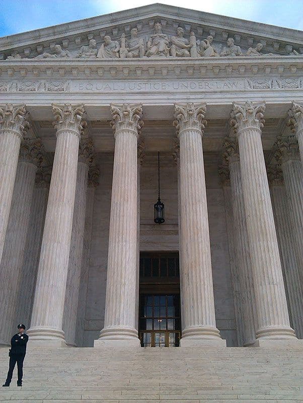 The Guardian: Odlazak iz Amerike The Guardian: Odlazak iz Amerike