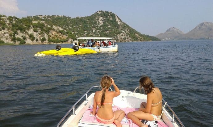 FOTO/VIDEO: Pogledajte izvlačenje protipožarnog aviona iz Skadarskog jezera FOTO/VIDEO: Pogledajte izvlačenje protipožarnog aviona iz Skadarskog jezera