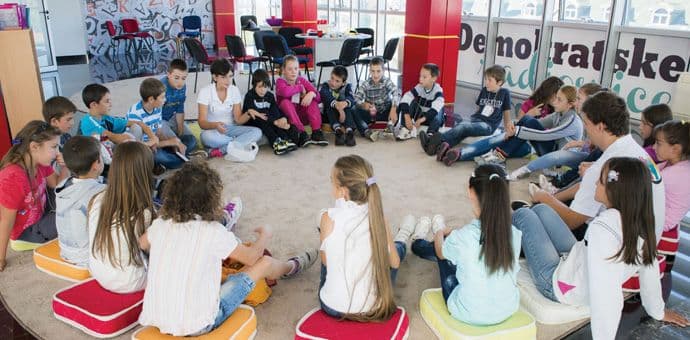 ZAKON O MLADIMA: Može li zakon unaprijediti loš položaj mladih u crnogorskom društvu? ZAKON O MLADIMA: Može li zakon unaprijediti loš položaj mladih u crnogorskom društvu?