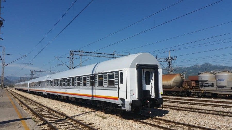 Međunarodni vozovi usporeno, lokalni ne saobraćaju Međunarodni vozovi usporeno, lokalni ne saobraćaju