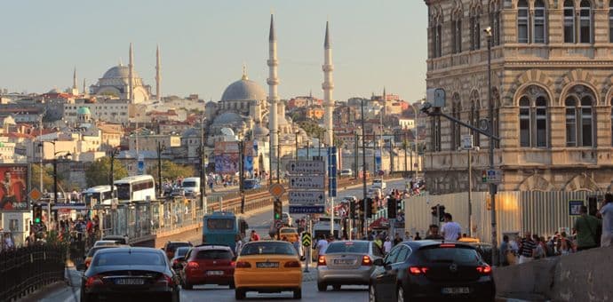 TURSKA: Ubijen policajac, kolega ranjen TURSKA: Ubijen policajac, kolega ranjen