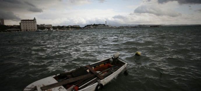 Nevrijeme u Hrvatskoj, Zagreb bez struje zbog udara groma Nevrijeme u Hrvatskoj, Zagreb bez struje zbog udara groma