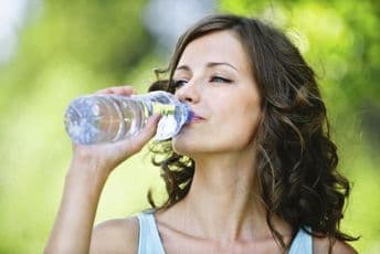 Ako ne perete često flašu za vodu količina bakterija u njoj je zabrinjavajuća