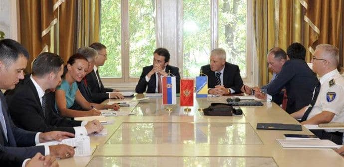 Potpisan Protokol o saradnji u oblasti evropskih integracija između ministarstava unutrašnjih poslova Crne Gore i Srbije Potpisan Protokol o saradnji u oblasti evropskih integracija između ministarstava unutrašnjih poslova Crne Gore i Srbije
