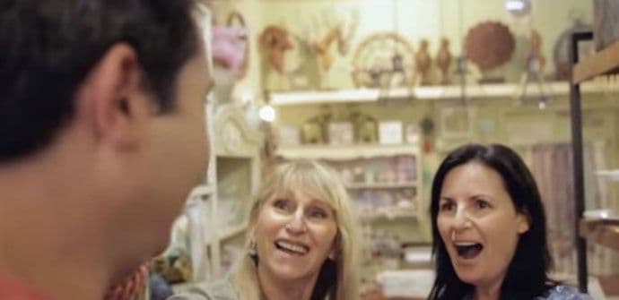 Obrijao se nakon 14 godina, porodica ga jedva prepoznala (VIDEO) Obrijao se nakon 14 godina, porodica ga jedva prepoznala (VIDEO)