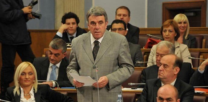 Gošović: Hitno sazvati sjednicu Ustavnog suda zbog takse na gorivo Gošović: Hitno sazvati sjednicu Ustavnog suda zbog takse na gorivo