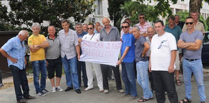 Bivši radnici Željezare će zamrznuti proteste do 1. septembra Bivši radnici Željezare će zamrznuti proteste do 1. septembra