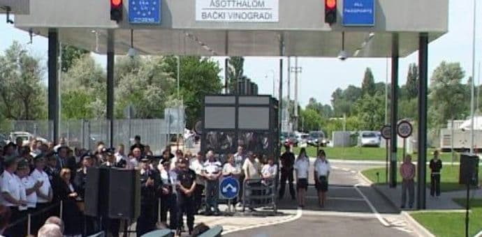 Više od 100 hiljada migranata ušlo iz Srbije Više od 100 hiljada migranata ušlo iz Srbije