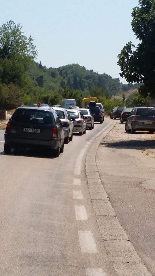 Velike gužve na putu Petrovac-Sutomore Velike gužve na putu Petrovac-Sutomore