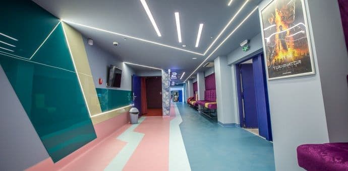 CADMUS CINEPLEX: Duh evropskih kina u Budvi CADMUS CINEPLEX: Duh evropskih kina u Budvi