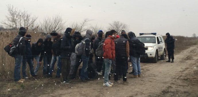 Mađarska: Crnogorac uhapšen zbog krijumčarenja emigranata iz Sirije Mađarska: Crnogorac uhapšen zbog krijumčarenja emigranata iz Sirije