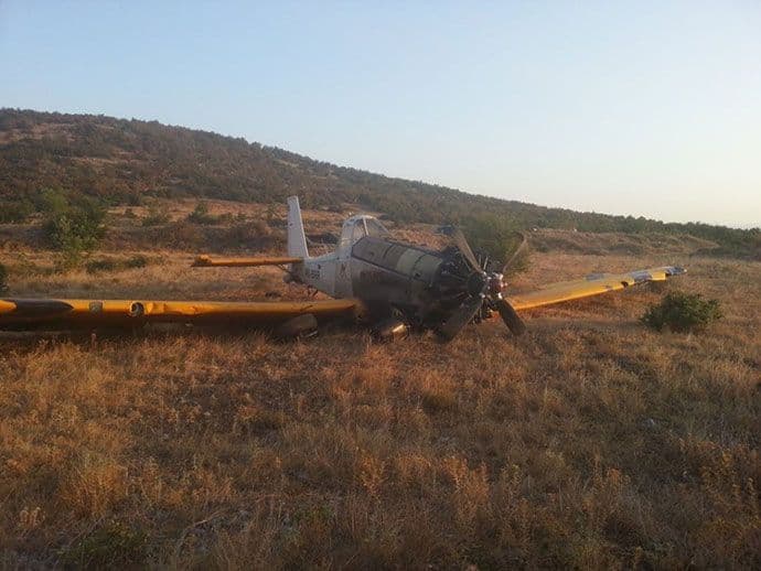 Protivpožarni avion juče prinudno sletio na Kakaricku goru Protivpožarni avion juče prinudno sletio na Kakaricku goru