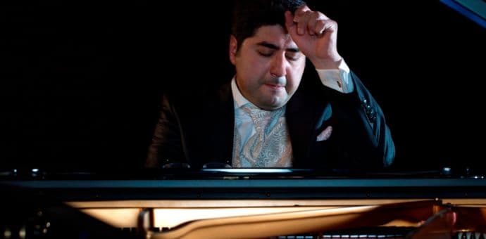 Albert MAMRIJEV, pijanista: Nove transkripcije su kao da poznata djela izvodiš sa tri ruke Albert MAMRIJEV, pijanista: Nove transkripcije su kao da poznata djela izvodiš sa tri ruke