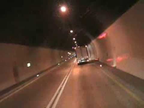 U tunelu Sozina zapalio se autobus U tunelu Sozina zapalio se autobus