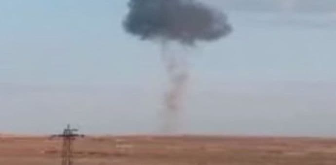 Vojni avion se srušio na sirijsku pijacu, poginulo najmanje 23 ljudi Vojni avion se srušio na sirijsku pijacu, poginulo najmanje 23 ljudi