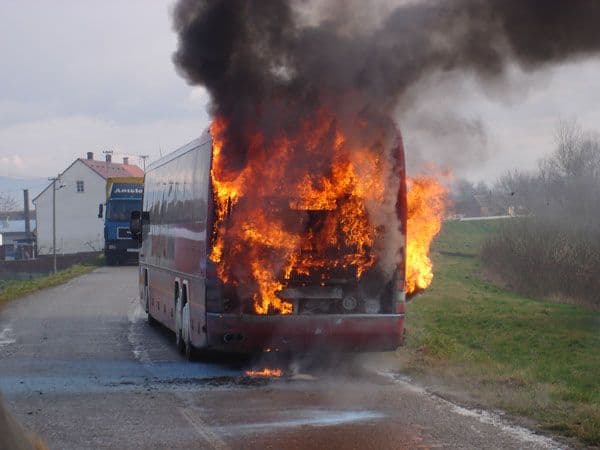 Kolašin: Izgorio autobus Kolašin: Izgorio autobus