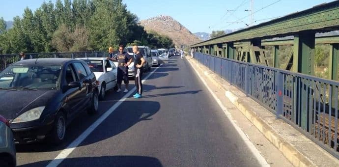 Zaustavljen saobraćaj na putu Podgorica - Bar zbog sudara u Zeti Zaustavljen saobraćaj na putu Podgorica - Bar zbog sudara u Zeti