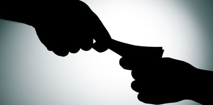 Ljekar uhapšen zbog mita od 100 eura Ljekar uhapšen zbog mita od 100 eura