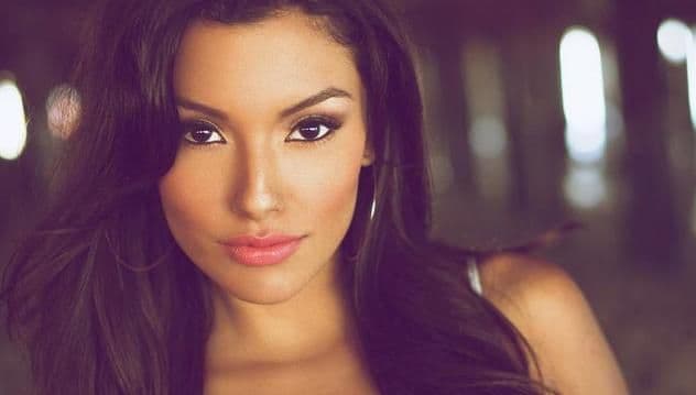 Lijepa Zuleyka za dobar dan (FOTO) Lijepa Zuleyka za dobar dan (FOTO)