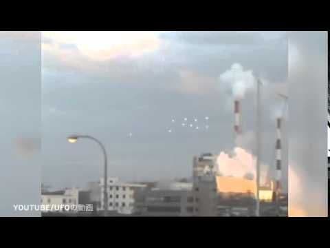 Padobranci, a ne vanzemaljci: Iznad SAD-a i Japana snimljena neobična svjetla Padobranci, a ne vanzemaljci: Iznad SAD-a i Japana snimljena neobična svjetla