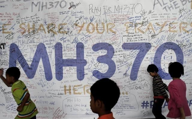 MH370: Eksperti ispituju pronađeno krilo MH370: Eksperti ispituju pronađeno krilo