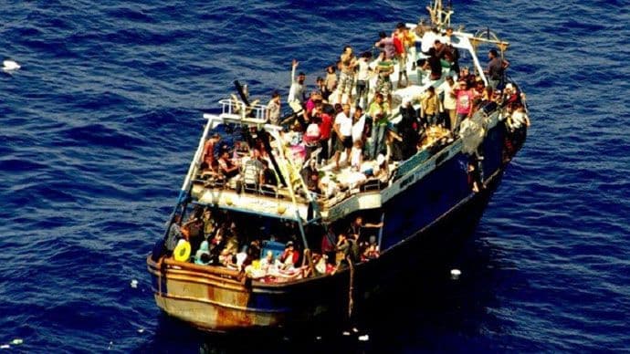 Libija: Prevrnuo se brod sa 600 migranata Libija: Prevrnuo se brod sa 600 migranata