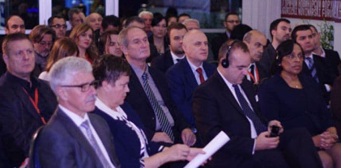 Zapadne ambasade i Crna Gora: Kršenje protokola i želja da se „pogura“ opozicija Zapadne ambasade i Crna Gora: Kršenje protokola i želja da se „pogura“ opozicija