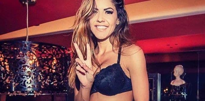 Ova djevojka se skida iz humanih razloga Ova djevojka se skida iz humanih razloga