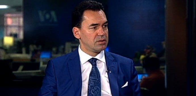 Pažin da predloži model za borbu protiv nezakonitog bogaćenja funkcionera Pažin da predloži model za borbu protiv nezakonitog bogaćenja funkcionera