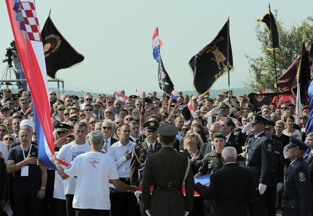 Srbija uručila demarš Hrvatskoj: U Kninu pozivali na uništenje Srba Srbija uručila demarš Hrvatskoj: U Kninu pozivali na uništenje Srba