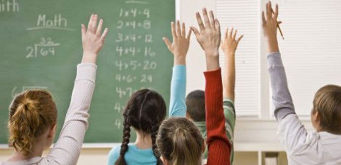 Odluku Ministarstva prosvjete podržalo 14 NVO Odluku Ministarstva prosvjete podržalo 14 NVO