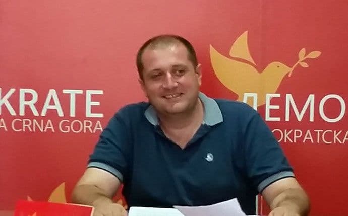 ČAĐENOVIĆ: Ako Stijepović nije prijavio prihode da podnese ostavku ČAĐENOVIĆ: Ako Stijepović nije prijavio prihode da podnese ostavku