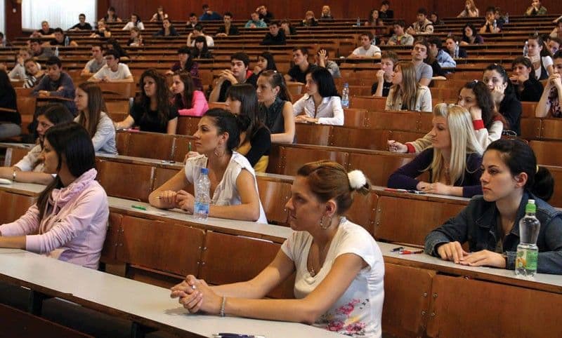 Srbija: Ukinuti povlastice crnogorskim studentima Srbija: Ukinuti povlastice crnogorskim studentima