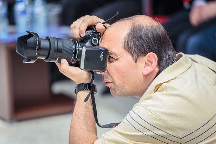 U šenlučenju teško ranjen fotograf Semir Karastanović U šenlučenju teško ranjen fotograf Semir Karastanović