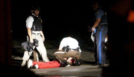 Ferguson: Policija upucala prijatelja nastradalog Majkla Brauna  Ferguson: Policija upucala prijatelja nastradalog Majkla Brauna